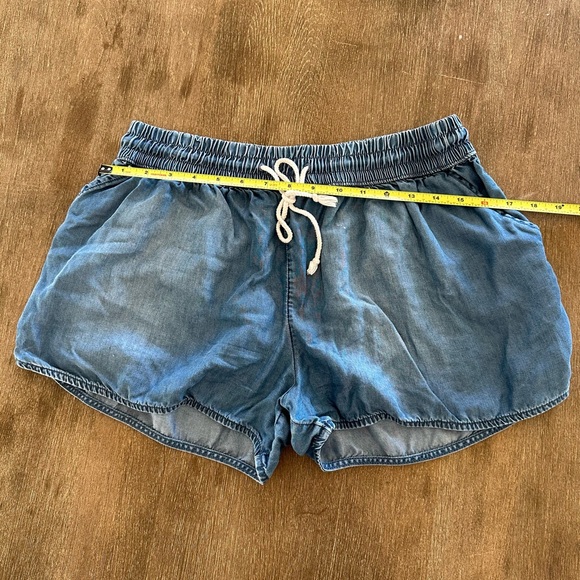 Lightweight Drawstring Summer Shorts - Picture 3 of 6